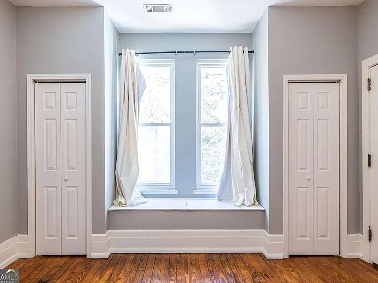 692 Myrtle St NE — Photo 46