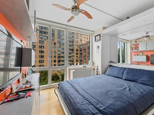 415 Main Street image 4 of 12