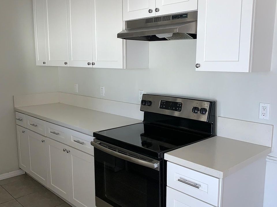 1st image of 1500 N Buena Vista St APT F