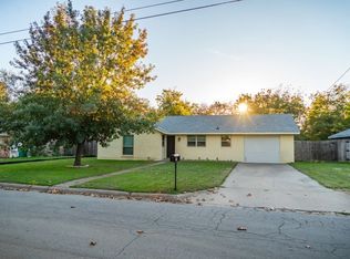 310 Cheyenne Dr, Stephenville, TX 76401