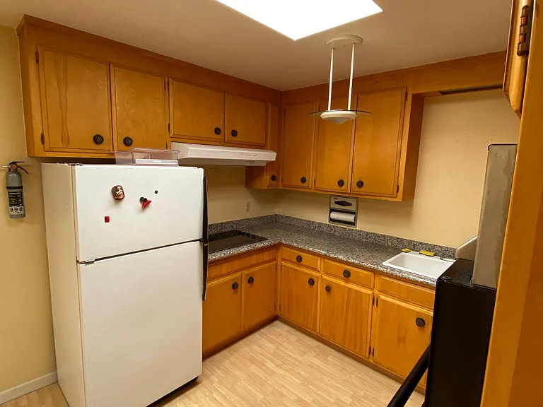 407 Cornell Ave #12 — Photo 5