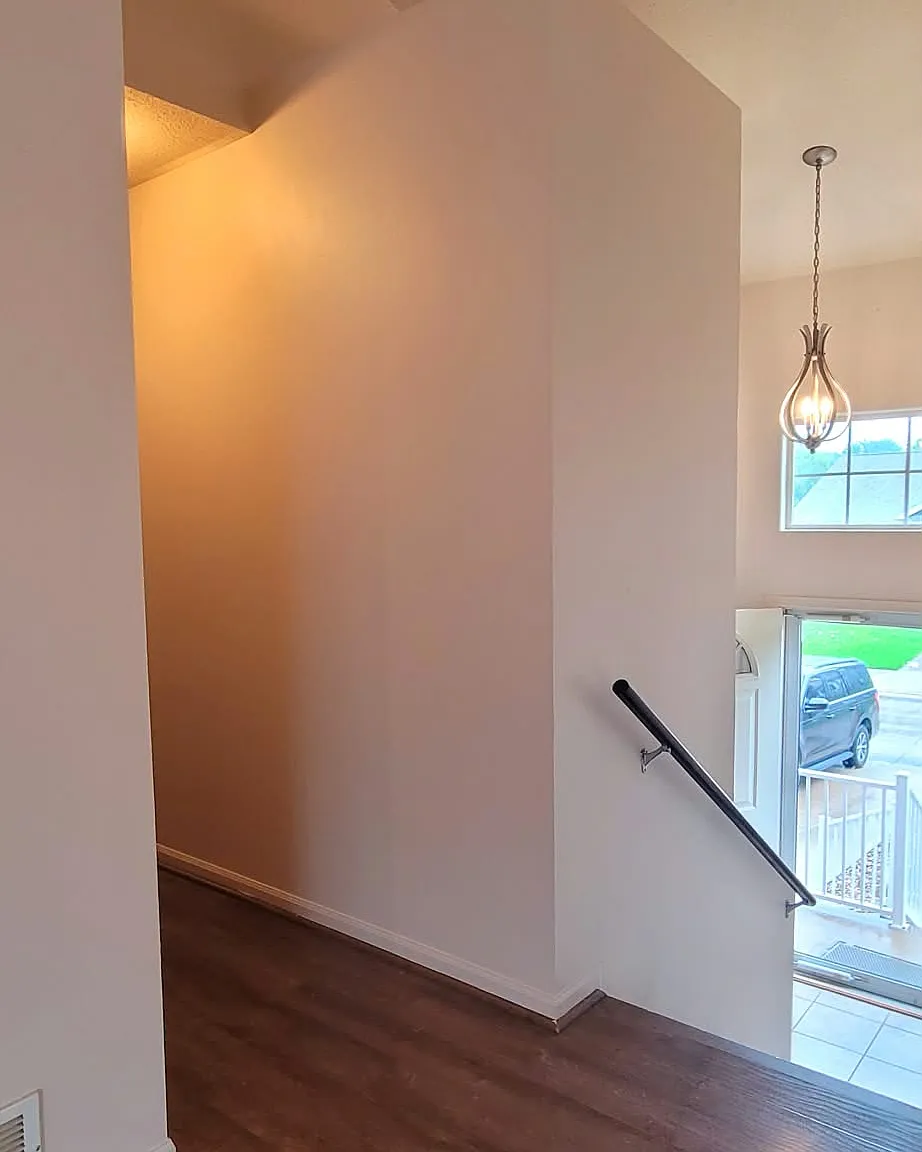 3 bed, 1636 sqft, $2,100 — Photo 2