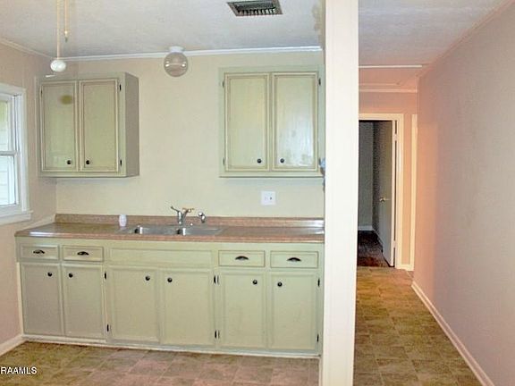5th image of 215 Lana Dr