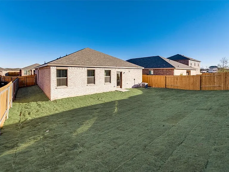 204 Lake Rdg — Photo 15