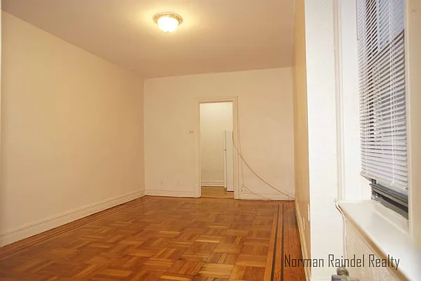 Rented by Norman Raindel, LREB | media 2