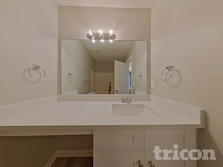 4486 Lindsey Dr — Photo 9