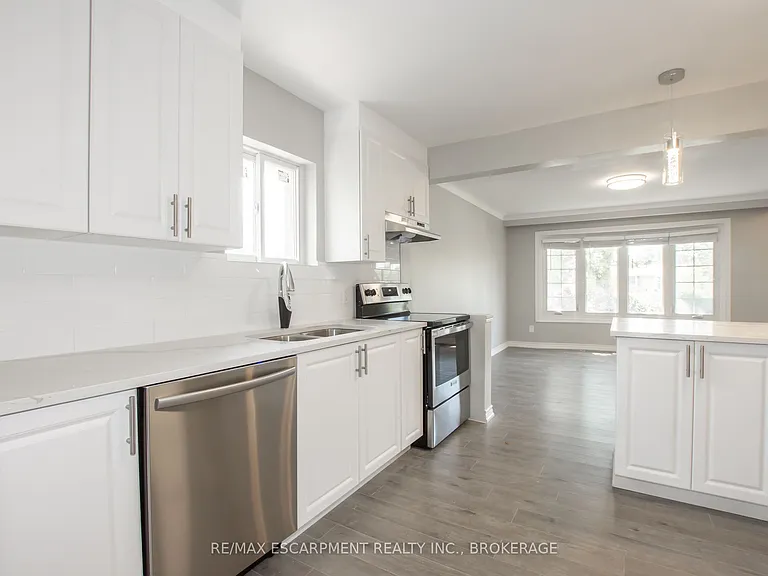 2 Wolfdale Pl #MAIN — Photo 17