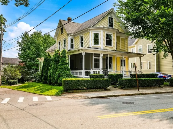 332 Varnum Ave, Lowell, MA 01854