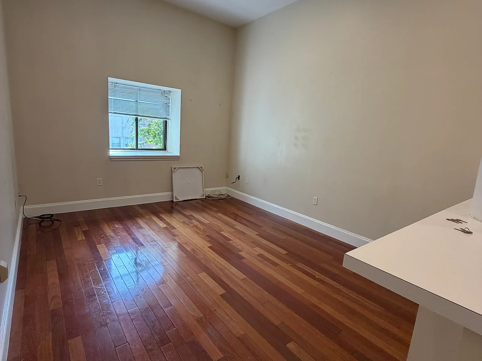 2 bed, 900 sqft, $3,700 — Photo 4