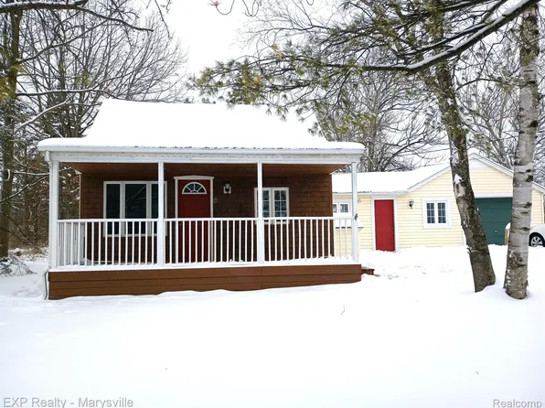 1728 S Range Rd, Saint Clair, MI 48079