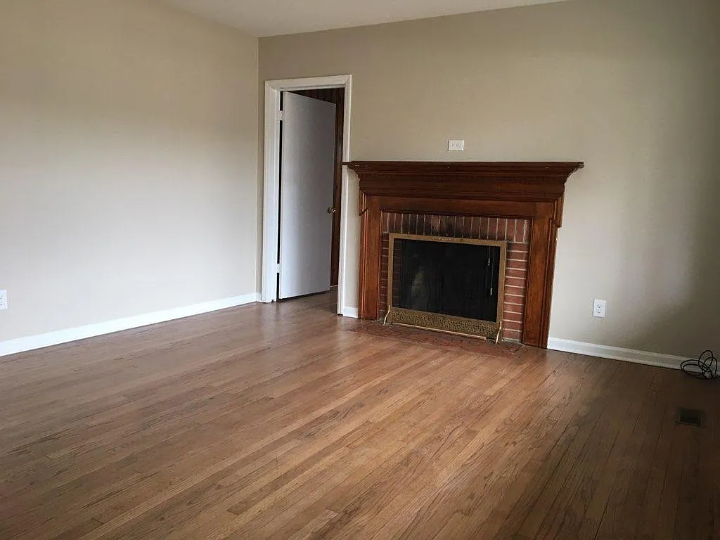 608 W Academy St — Photo 3