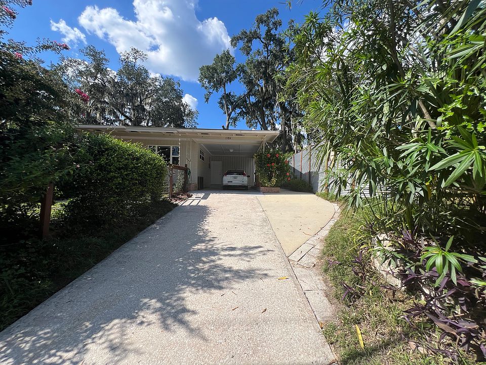 Driveway/Carport