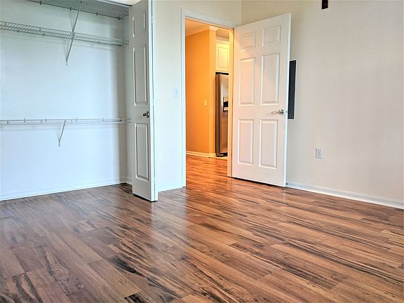 5th image of 3872 S Lake Dr Unit 102
