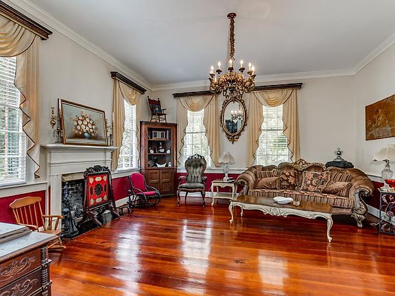 5th image of 305 W Lafayette St