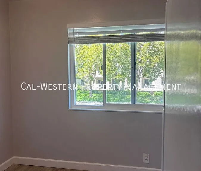 4230 Payne Ave — Photo 7
