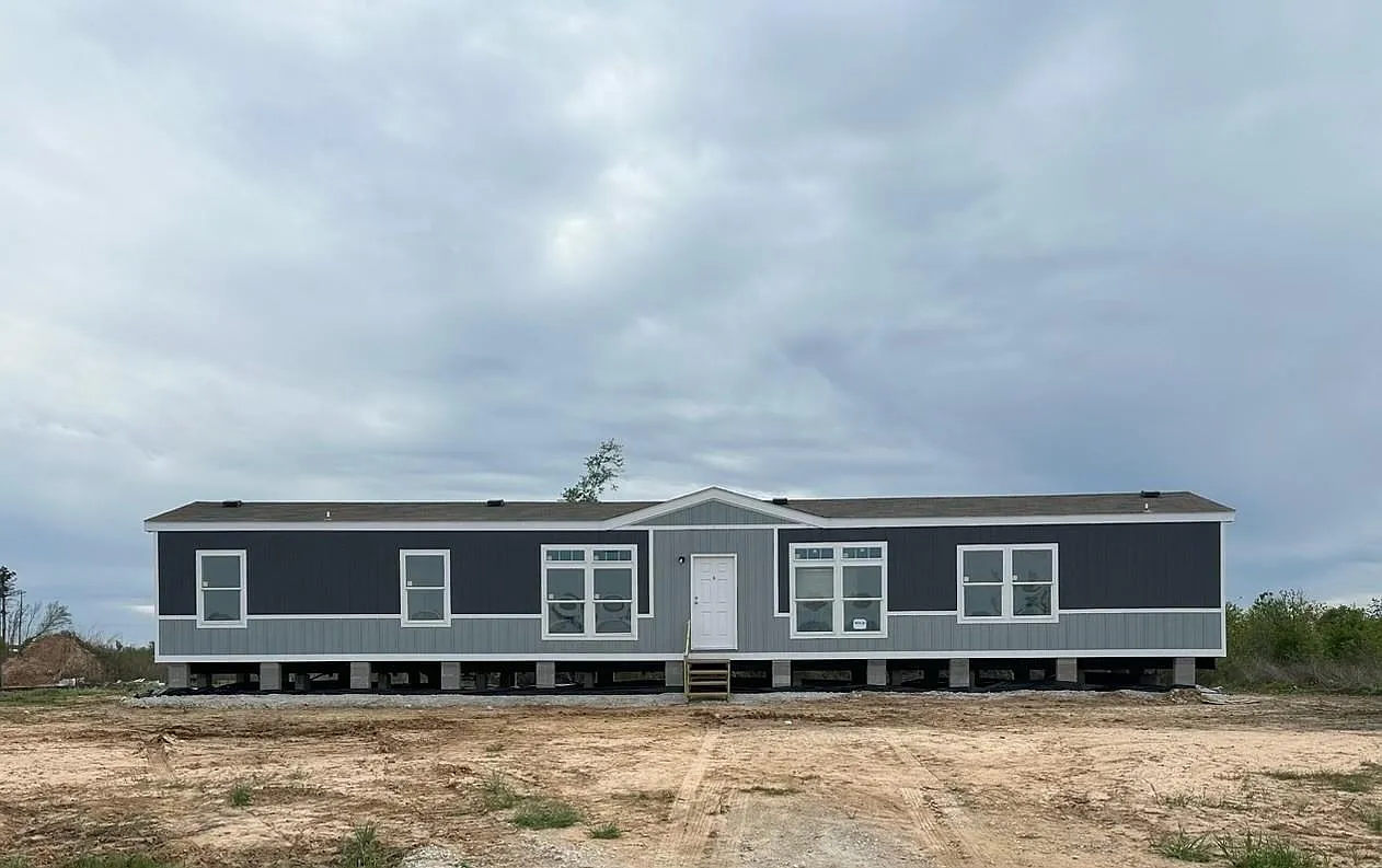3 bed, 2.0 bath, $1,250 — Photo 1