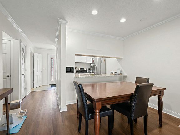 4th image of 6016 Golden Valley Rd