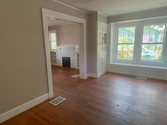 2nd image of 1545 29th St