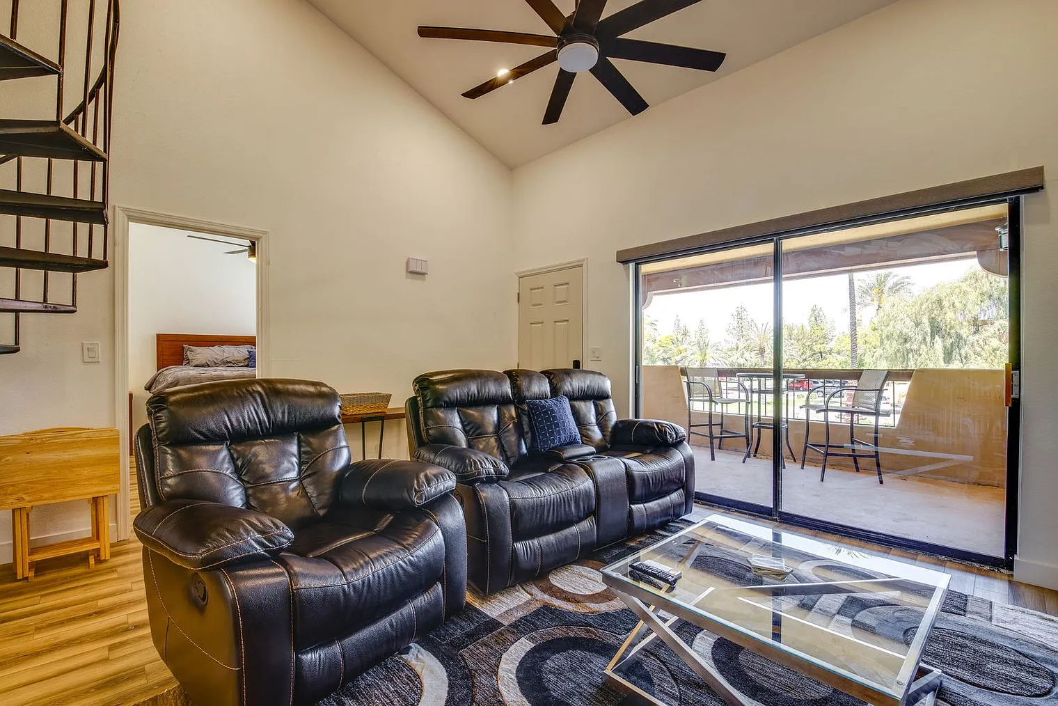 1 bed, 1.0 bath, 990 sqft, $2,499 — Photo 4