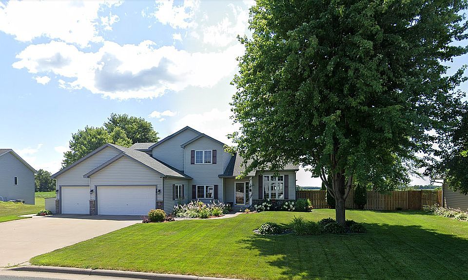 2nd image of 581 Tuttle Dr