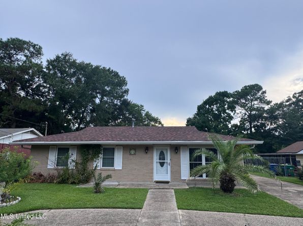 7650 Lexington Dr