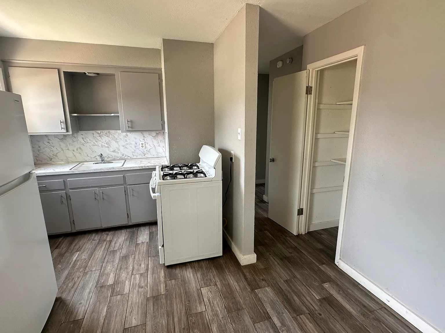 3 bed, 852 sqft, $1,495 — Photo 2