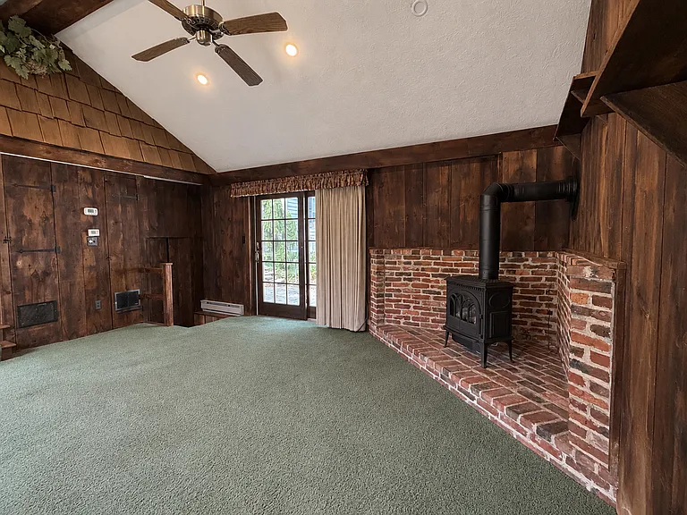 1592 Old Line Rd — Photo 12