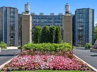 1420 Sheridan Rd APT 1I, Wilmette, IL