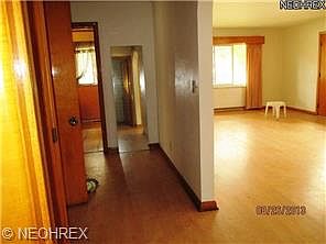 4th image of 102 Rumley St