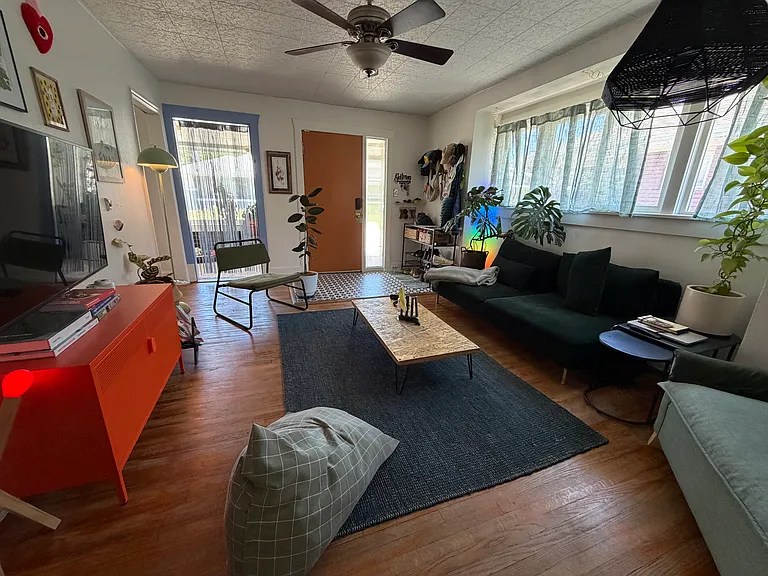 148 E Hampton Ave — Photo 2