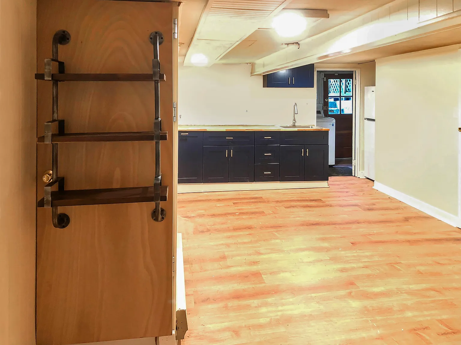 2821 N Howard St — Photo 2