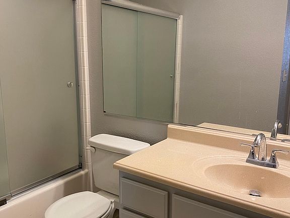 4th image of 1045 Cloverbrook Cir