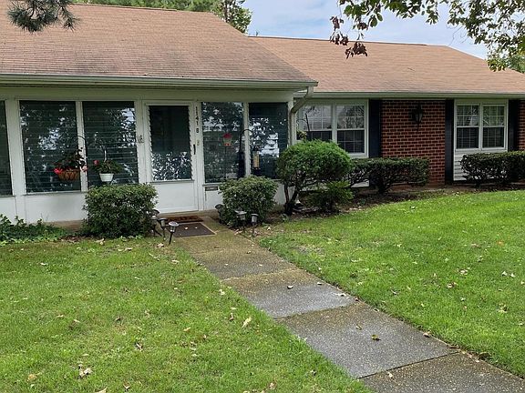 2nd image of 1141B Argyll Cir #1002