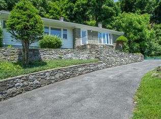 575 River Rd, Newburgh, NY 12550