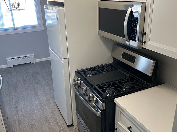 5th image of 3319 Pleasant Ave APT 301