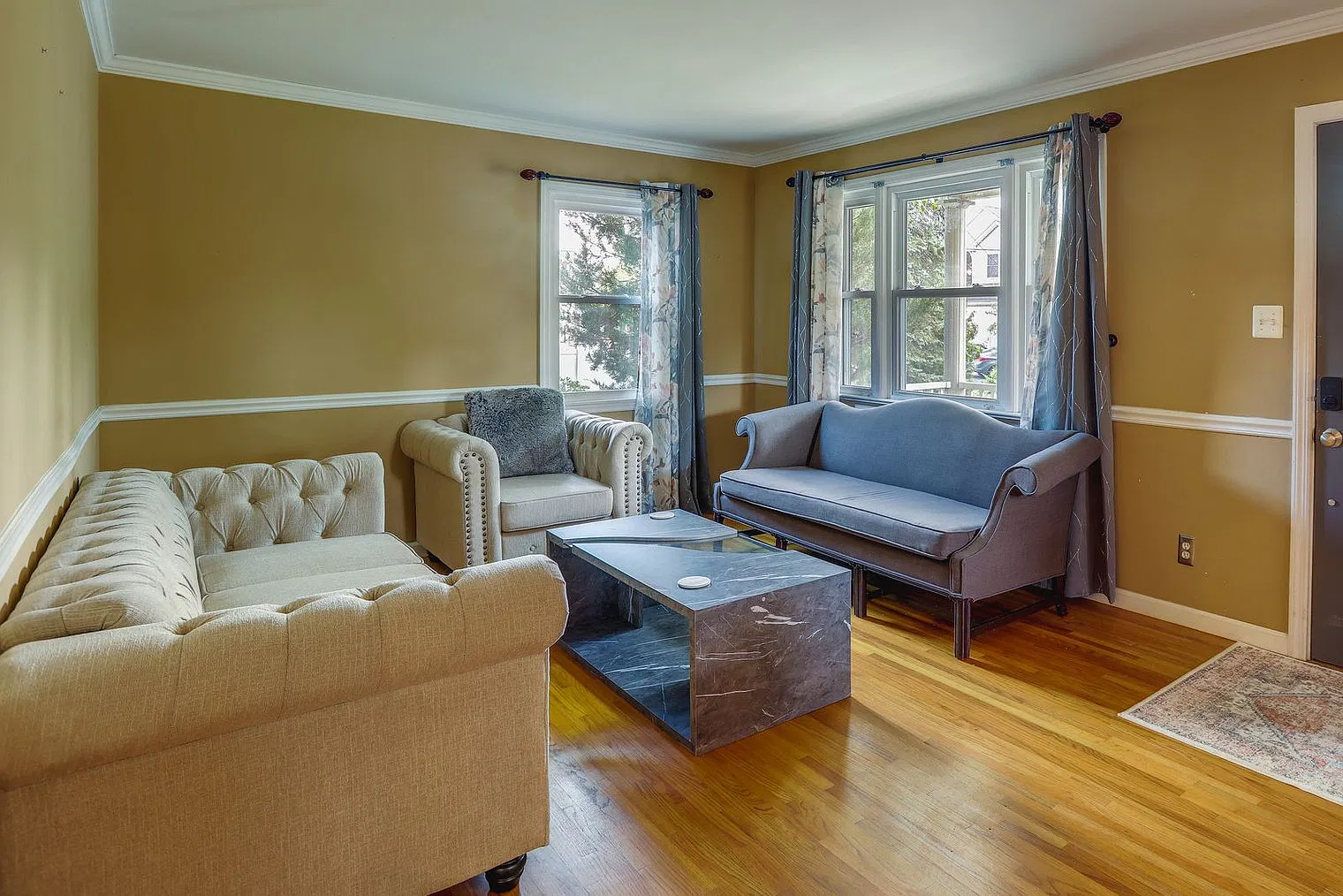 3 bed, 2.0 bath, 1248 sqft, $4,496 — Photo 2