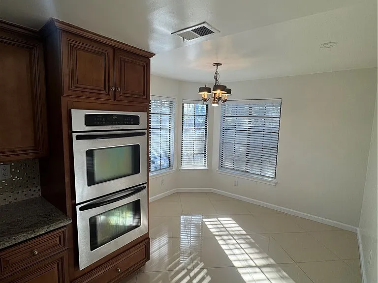 11445 Etiwanda Ave — Photo 12