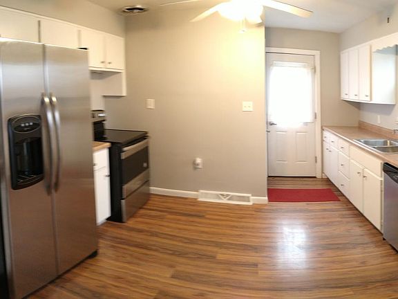 5th image of 934 Hillcrest Dr
