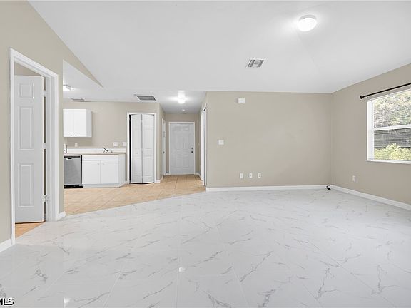 2nd image of 5140/5142 29th St SW