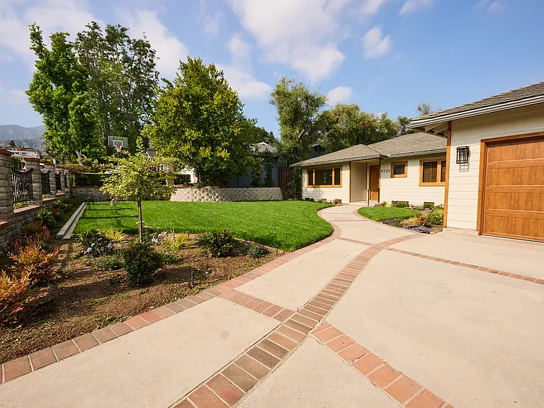 4720 Hayman Ave — Photo 5