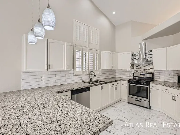 7824 White Grass Ave — Photo 11