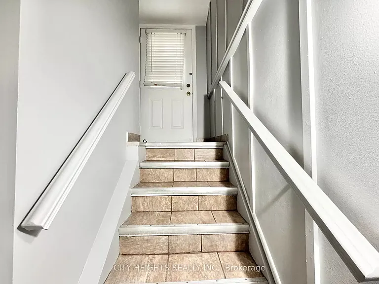 94 Reed Dr — Photo 1