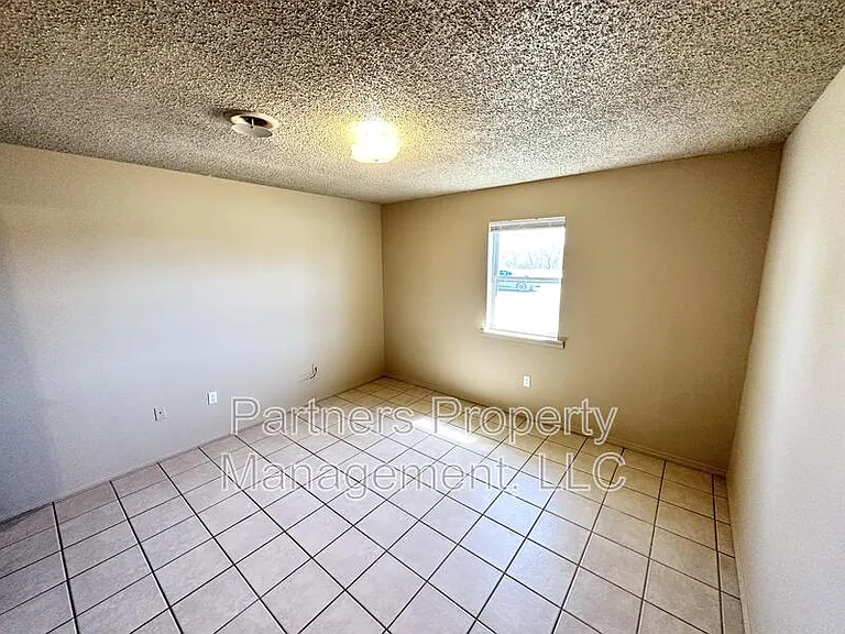 97 Pine Ave #3 — Photo 16