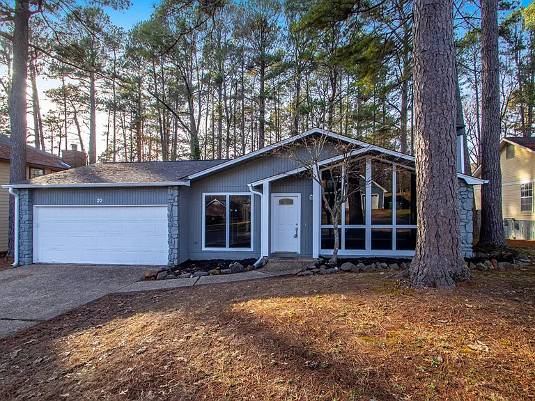 20 Laver Cir — Photo 1