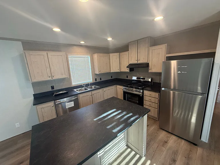 Lakewood Estates (IA) — Photo 9