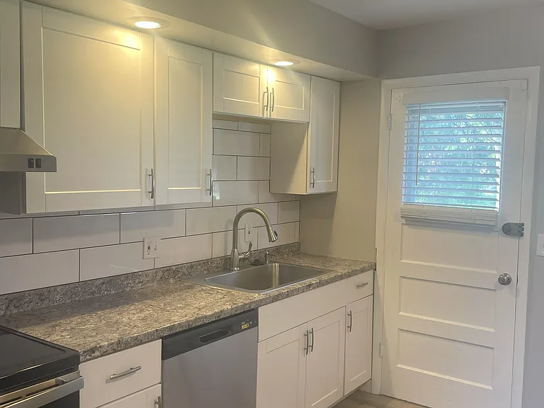 4560 N Everett St #4560 — Photo 3