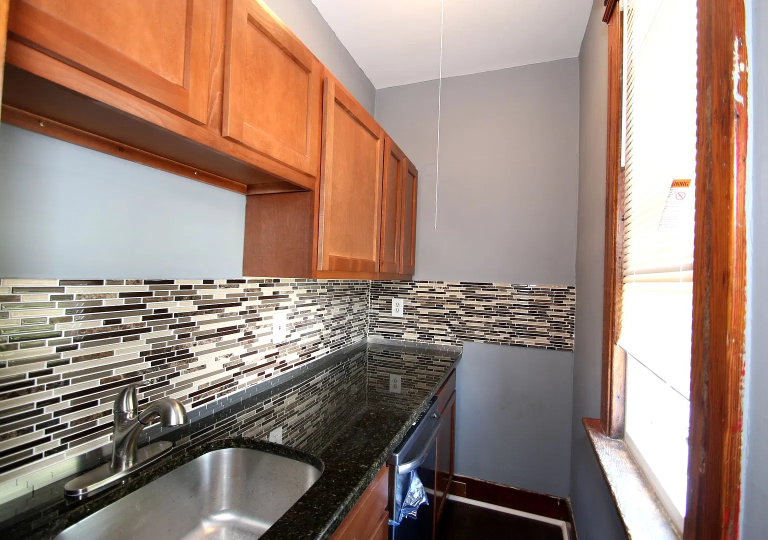 No Security Deposit! — Photo 3