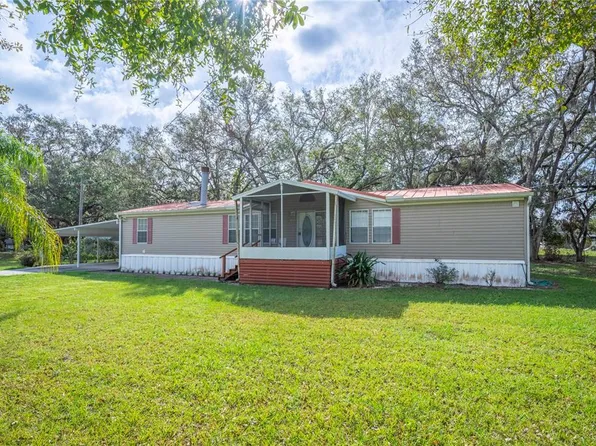 1325 Candy Cane Ln, Plant City, FL 33566