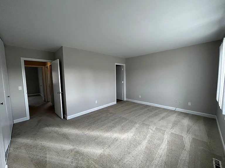 Candlelite Apartments — Photo 116