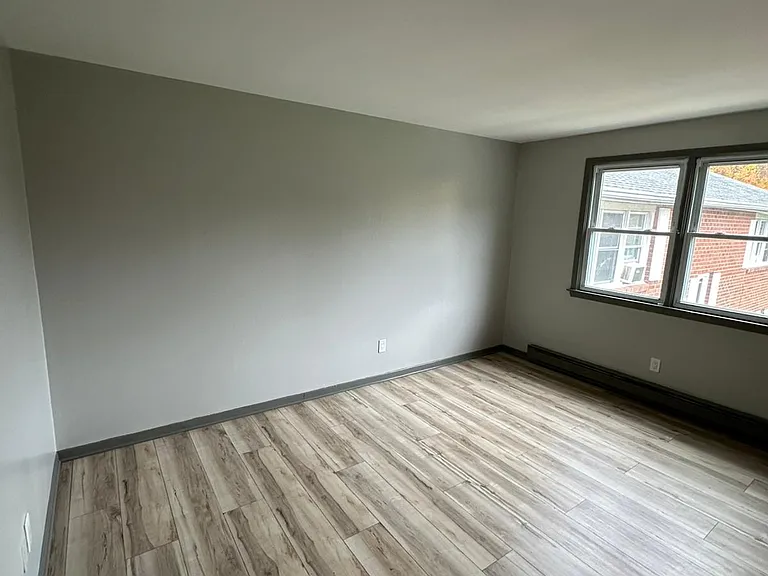 40 Briarwood Ln #16F — Photo 14